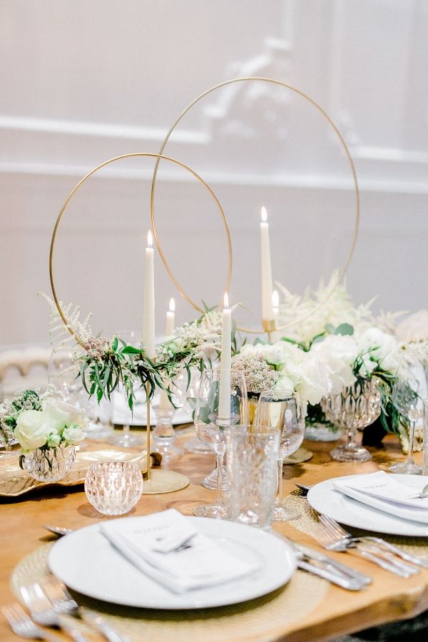 Chic and elegant wedding centerpiece