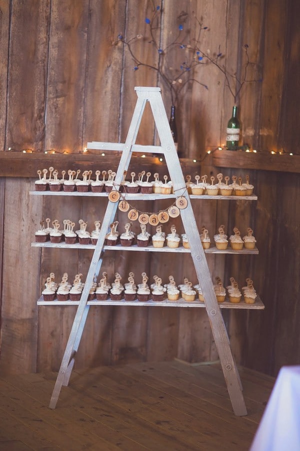 DIY fancy rustic wedding dessert table ideas