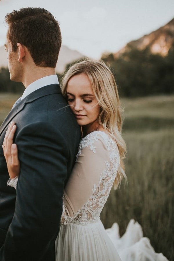 20 Must Have Bride And Groom Wedding Photo Ideas Oh The Wedding Day