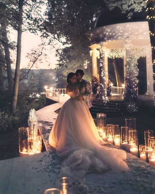 Romantic rustic country light wedding photo 2
