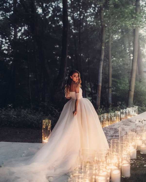 Romantic rustic country light wedding photo