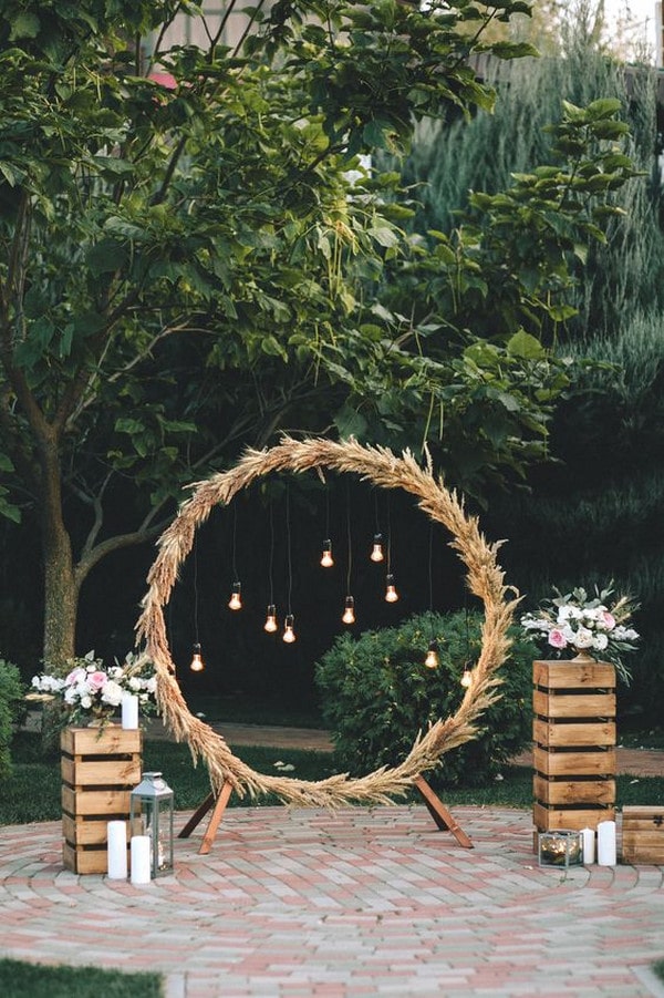 diy rustic wedding arch ideas with lanterns