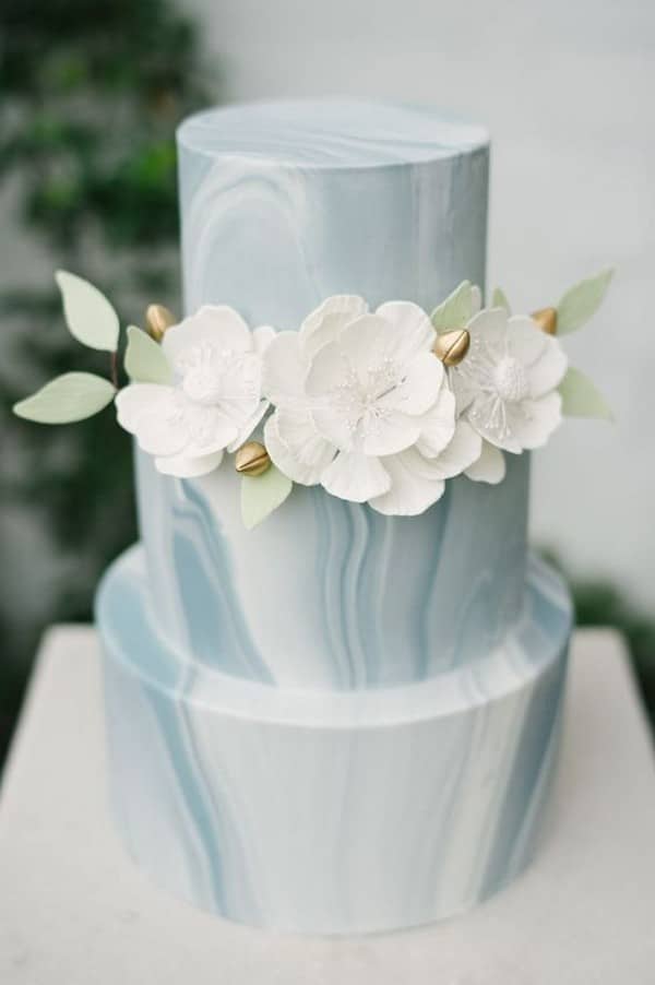 blue and white marble wedding cake for spring summer