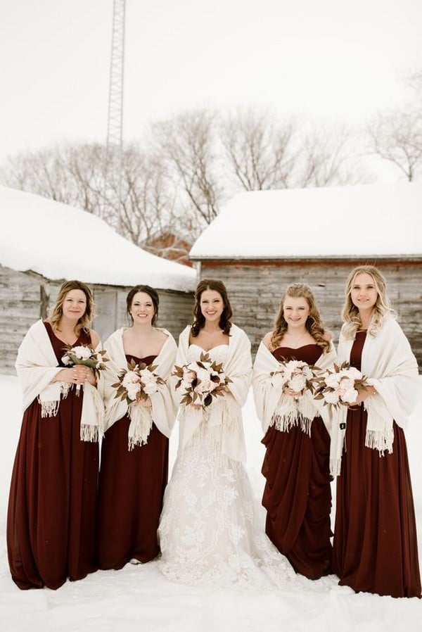 burgundy winter wedding photo idea