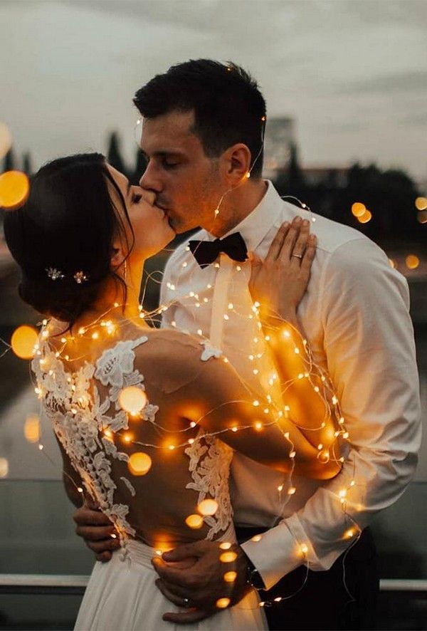 cute wedding photos cute0evening kiss janasnuderl