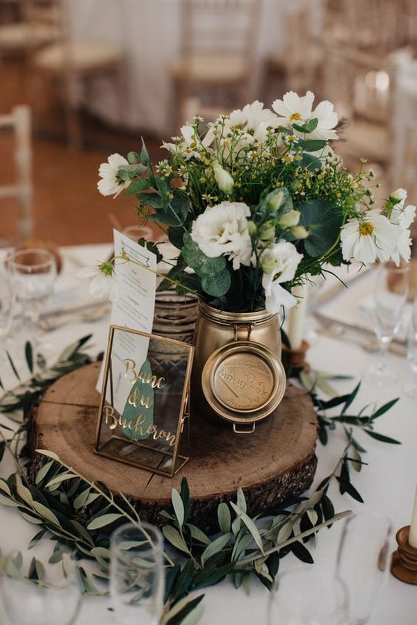 greenery wedding centerpiece ideas with tree stump