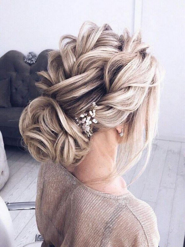 pretty trenza wedding hairstyle