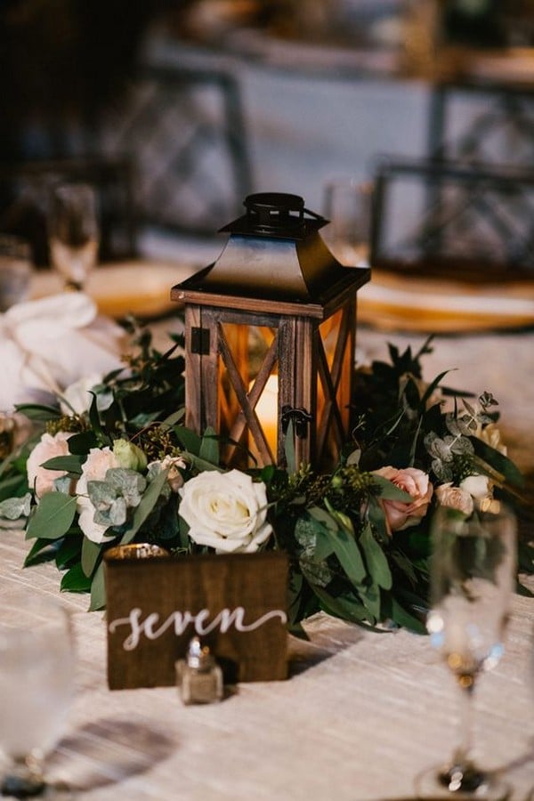 vintage wedding centerpiece ideas with lantern