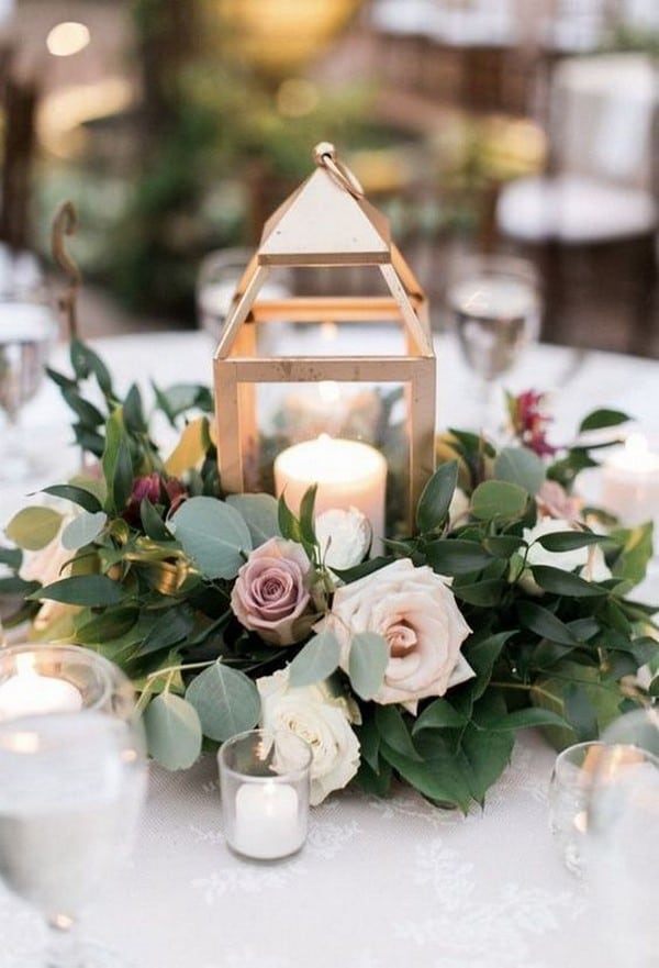 wedding centerpiece ideas with gold lantern