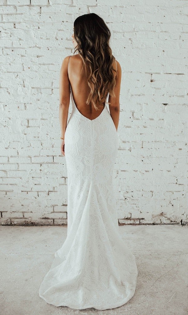 Backless open back lace wedding dresses #wedding #weddingdresses #weddingideas #bride