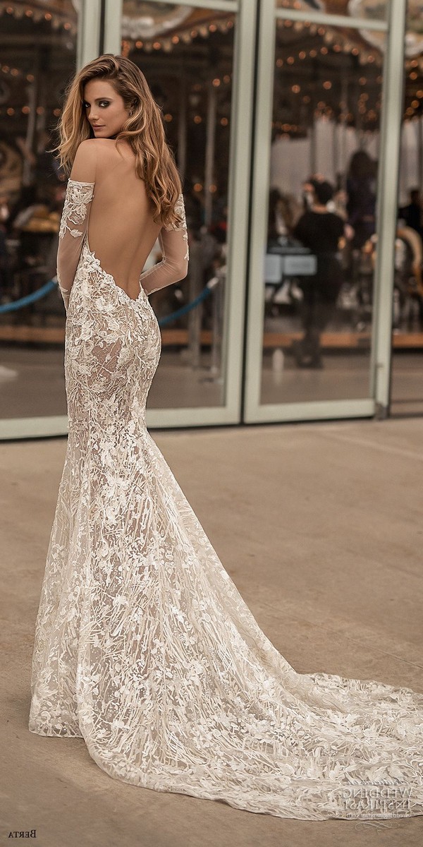 Backless open back lace wedding dresses #wedding #weddingdresses #weddingideas #bride