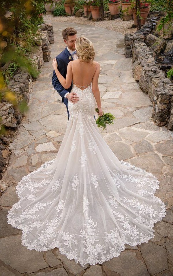 Backless open back lace wedding dresses #wedding #weddingdresses #weddingideas #bride