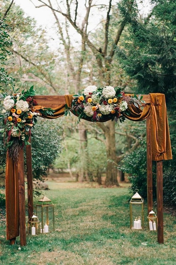 rustic outdoor fall wedding arches and backdrop #wedding #weddingideas #fallwedding #weddingarches