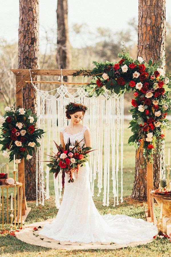 rustic outdoor fall wedding arches and backdrop #wedding #weddingideas #fallwedding #weddingarches