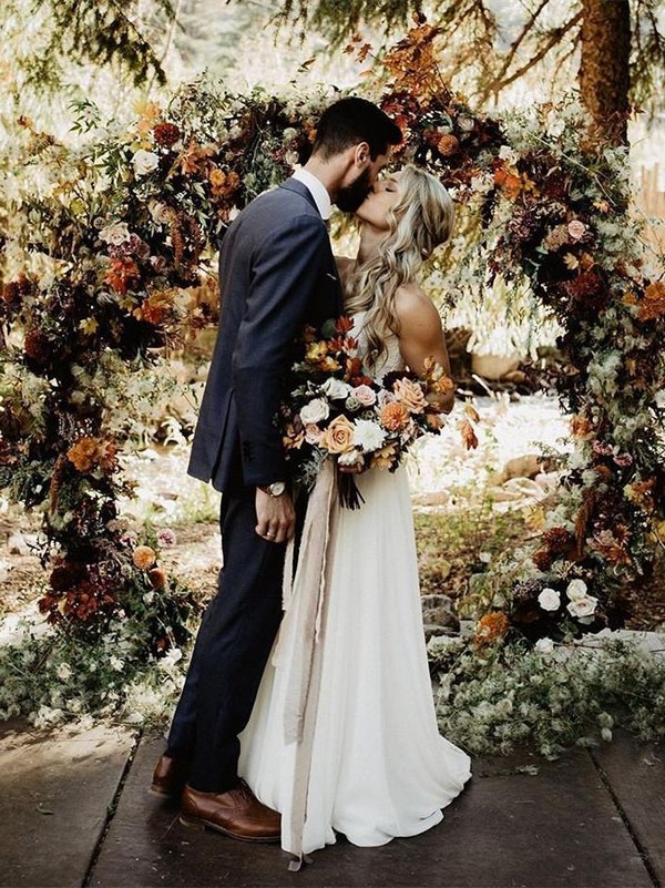 rustic outdoor fall wedding arches and backdrop #wedding #weddingideas #fallwedding #weddingarches