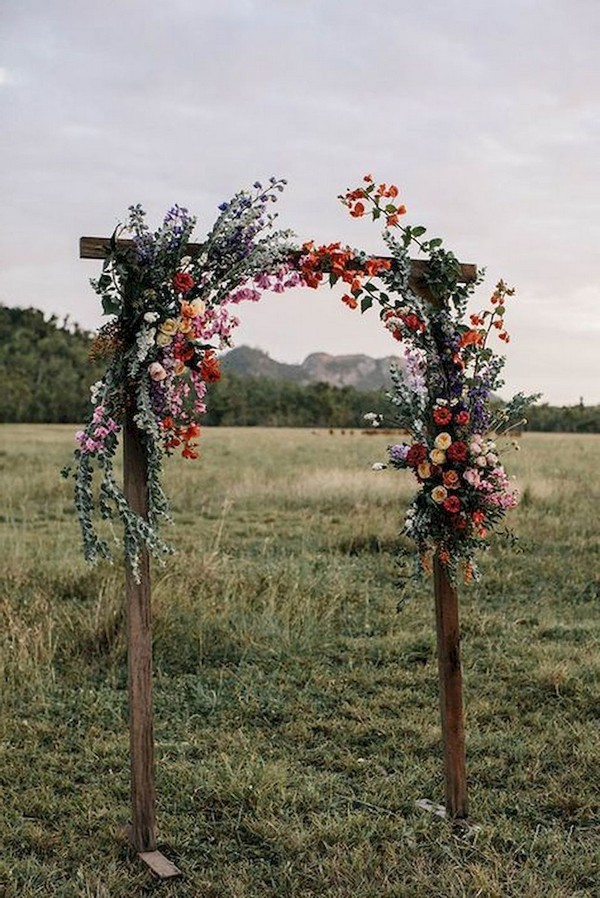 rustic outdoor fall wedding arches and backdrop #wedding #weddingideas #fallwedding #weddingarches