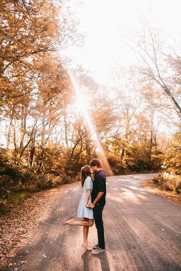 best fall engagement photo ideas