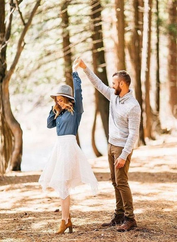 country fall wedding engagement photo ideas