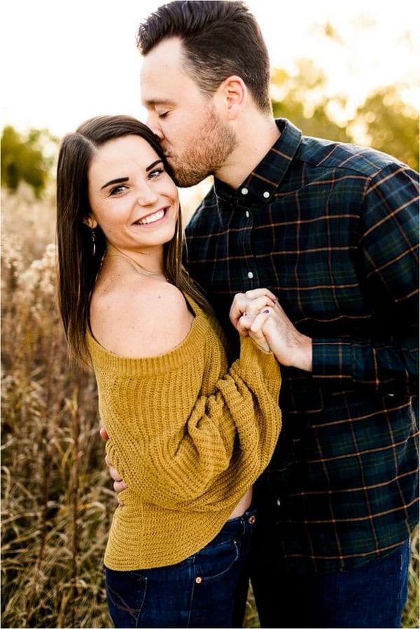 fall engagement photo ideas