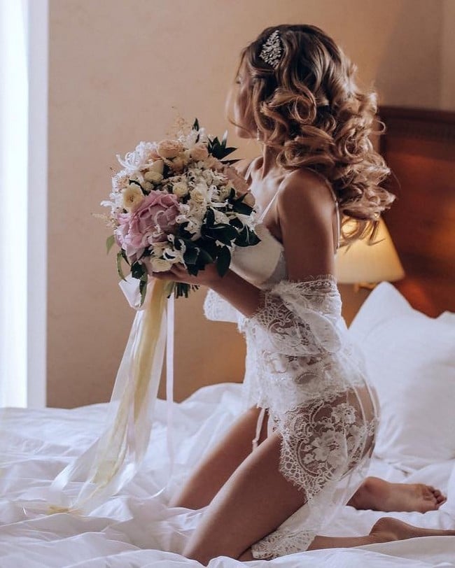 Bridal boudoir wedding photos #wedding #weddingphotos #weddingideas