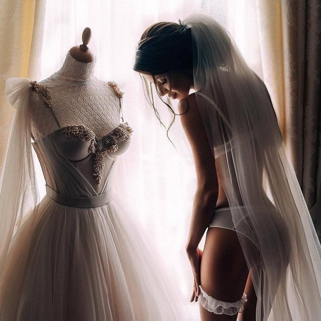 Bridal boudoir wedding photos #wedding #weddingphotos #weddingideas