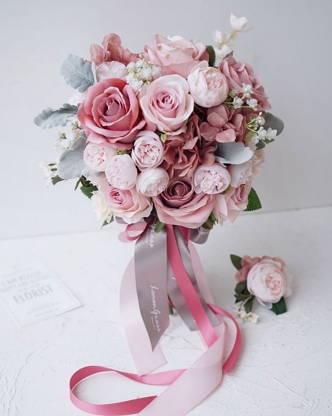 Dusty rose wedding bouquet ideas  #wedding #weddingbouquets #weddingideas