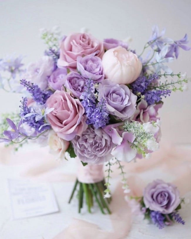 Pink and lilac purple wedding bouquet ideas #wedding #weddingbouquets #weddingideas