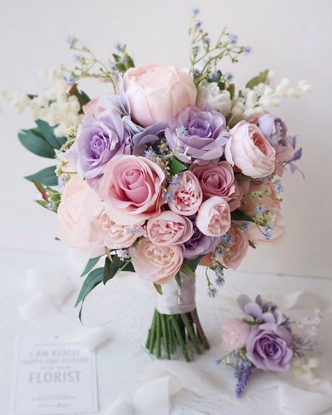 Pink and lilac purple wedding bouquet ideas #wedding #weddingbouquets #weddingideas