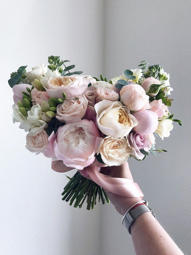 Unique wedding bouquet ideas from flowerna.ru  #wedding #flowers #weddingbouquets #weddingideas