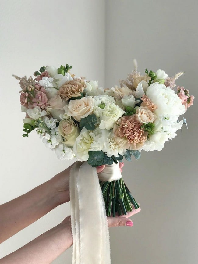 Unique wedding bouquet ideas from flowerna.ru  #wedding #flowers #weddingbouquets #weddingideas