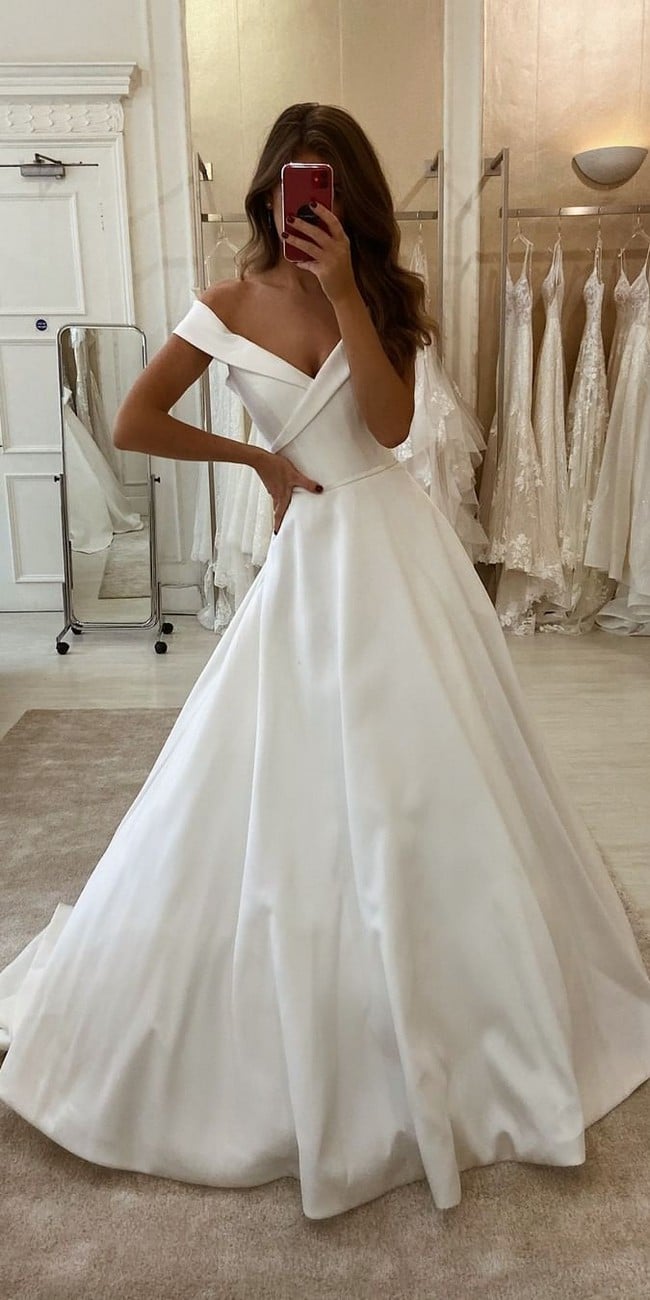 eleganza sposa Lace wedding dresses  #wedding #weddingideas #weddingdresses