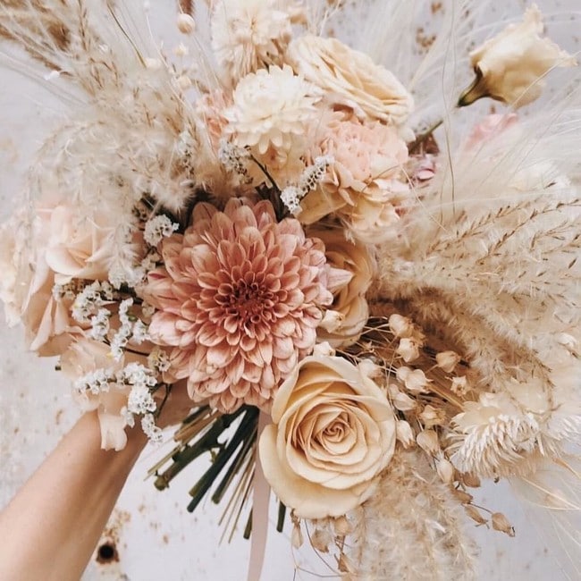 Bohemian Pampas Grass Wedding Ideas #bohoweddings #weddingideas #bohemian 