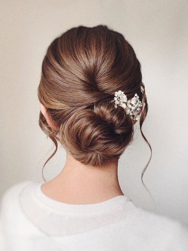Olga Hampshire Wedding Updo Hairstyles #wedding #hair #hairstyles #weddingideas #weddingupdos