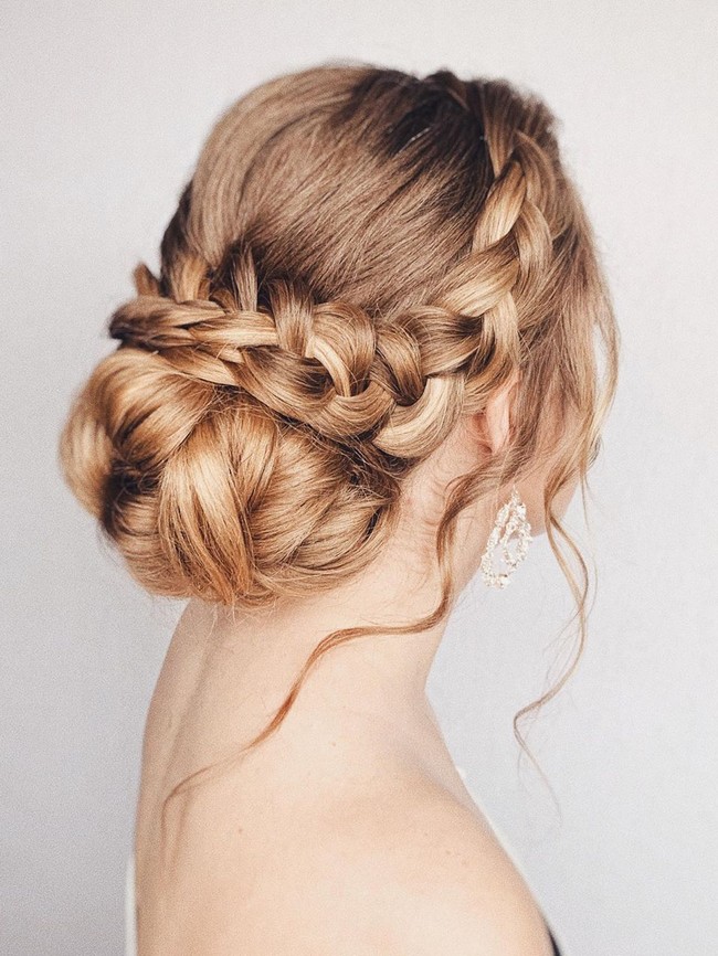 Olga Hampshire Wedding Updo Hairstyles #wedding #hair #hairstyles #weddingideas #weddingupdos