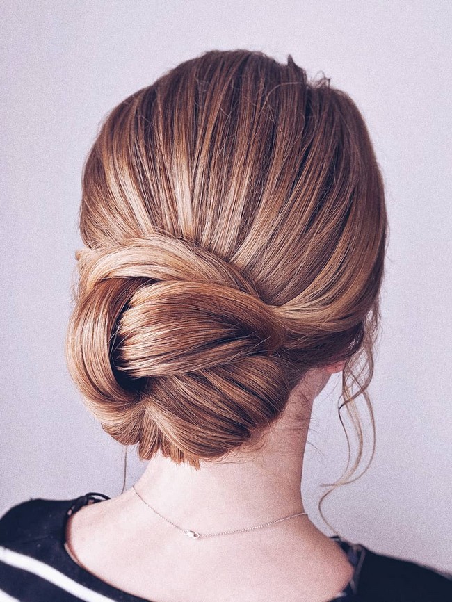 Olga Hampshire Wedding Updo Hairstyles #wedding #hair #hairstyles #weddingideas #weddingupdos