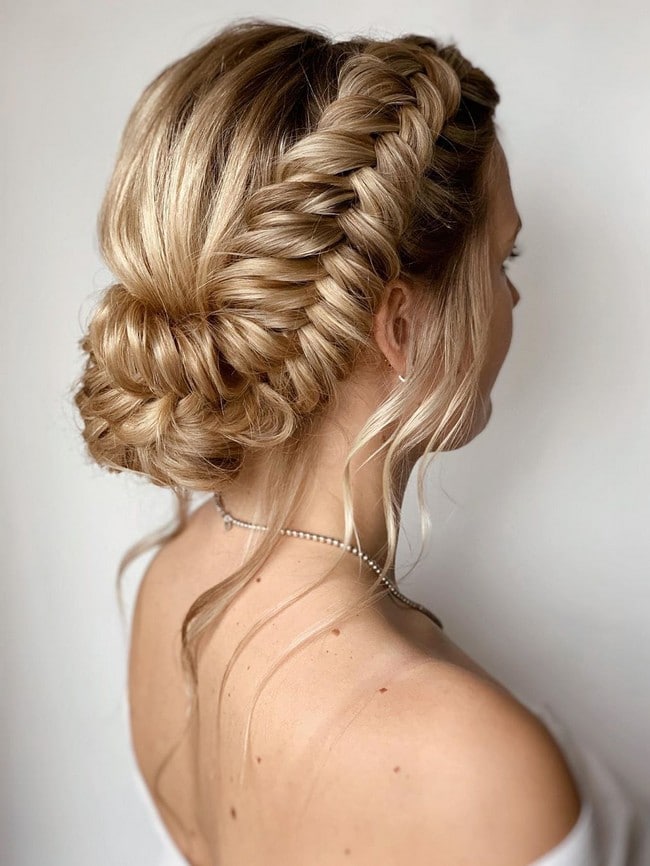 Olga Hampshire Wedding Updo Hairstyles #wedding #hair #hairstyles #weddingideas #weddingupdos