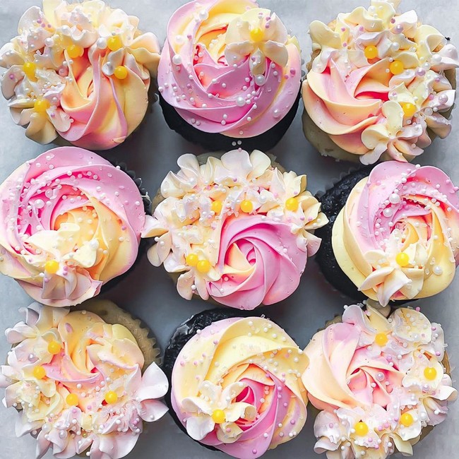 laurynmariebakes Cupcake Decorating Ideas  #cakes #cupcakes 