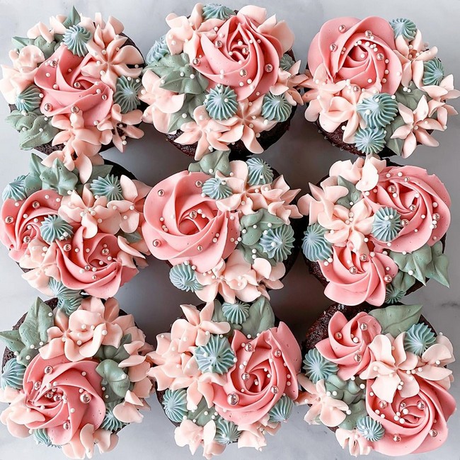 laurynmariebakes Cupcake Decorating Ideas  #cakes #cupcakes 