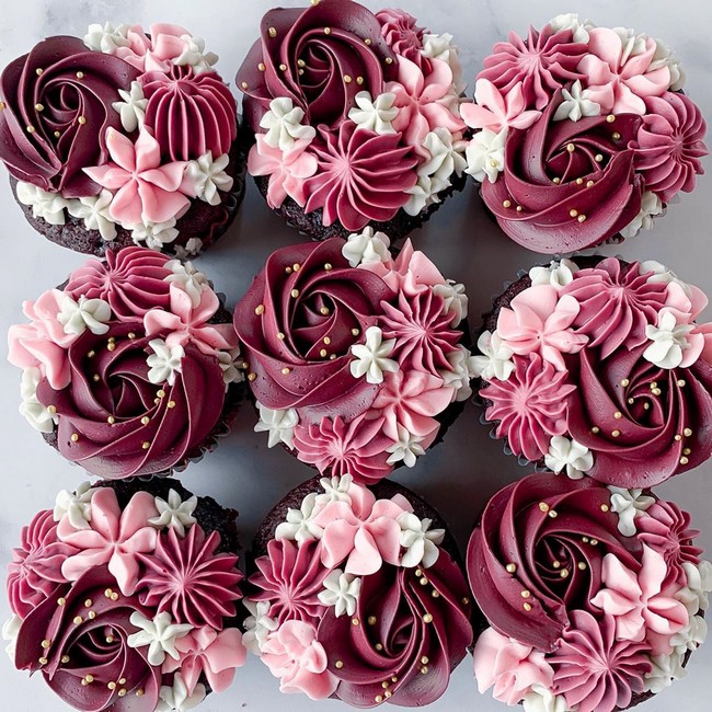 laurynmariebakes Cupcake Decorating Ideas  #cakes #cupcakes 