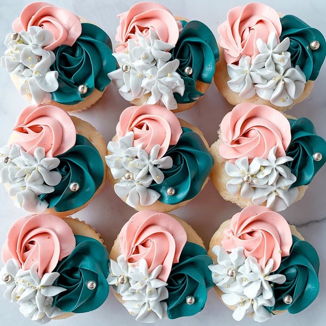 laurynmariebakes Cupcake Decorating Ideas  #cakes #cupcakes 