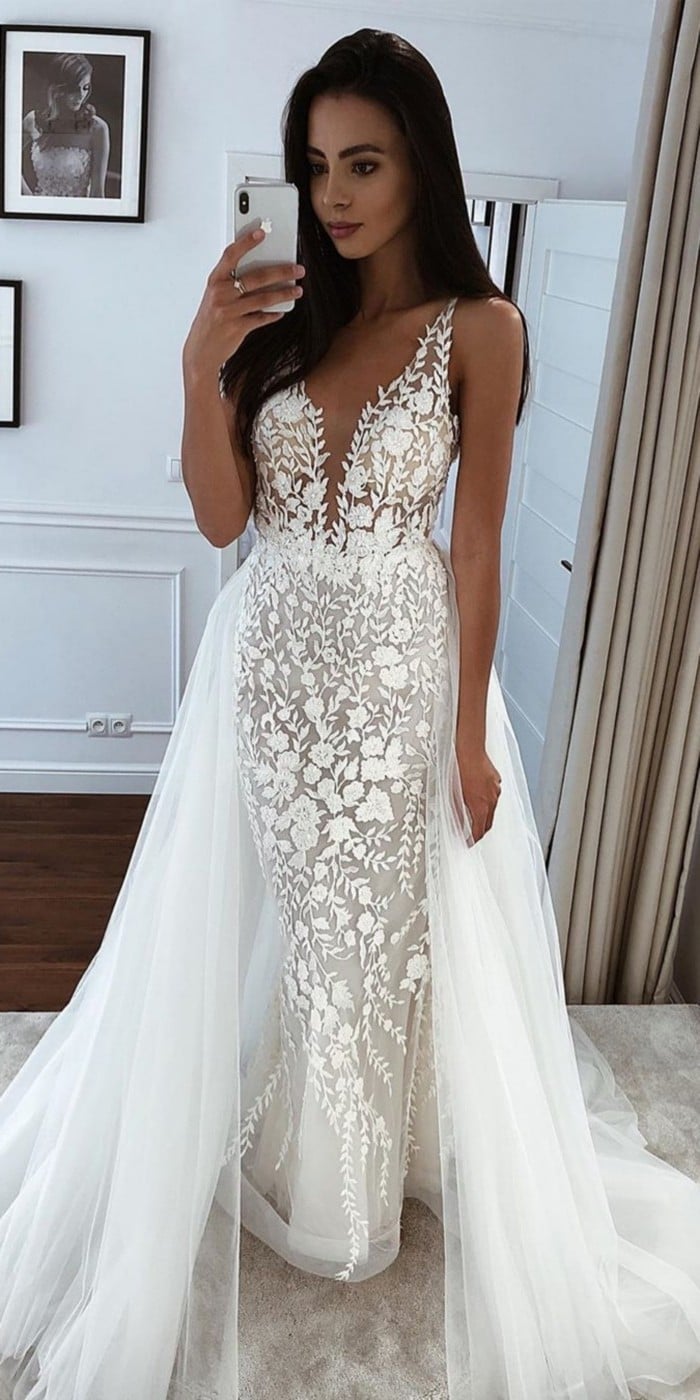 Lace Wedding Dresses from tomsebastien_official #wedding #dresses #weddingdresses #weddingideas #bridaldresses