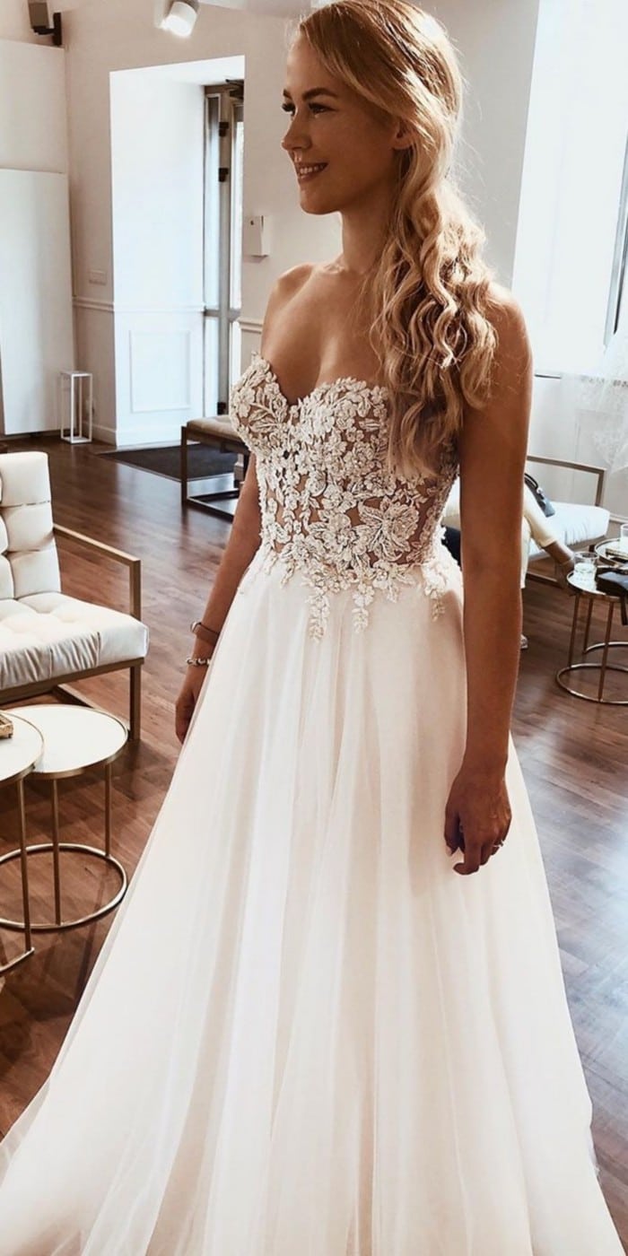 Lace Wedding Dresses from tomsebastien_official #wedding #dresses #weddingdresses #weddingideas #bridaldresses