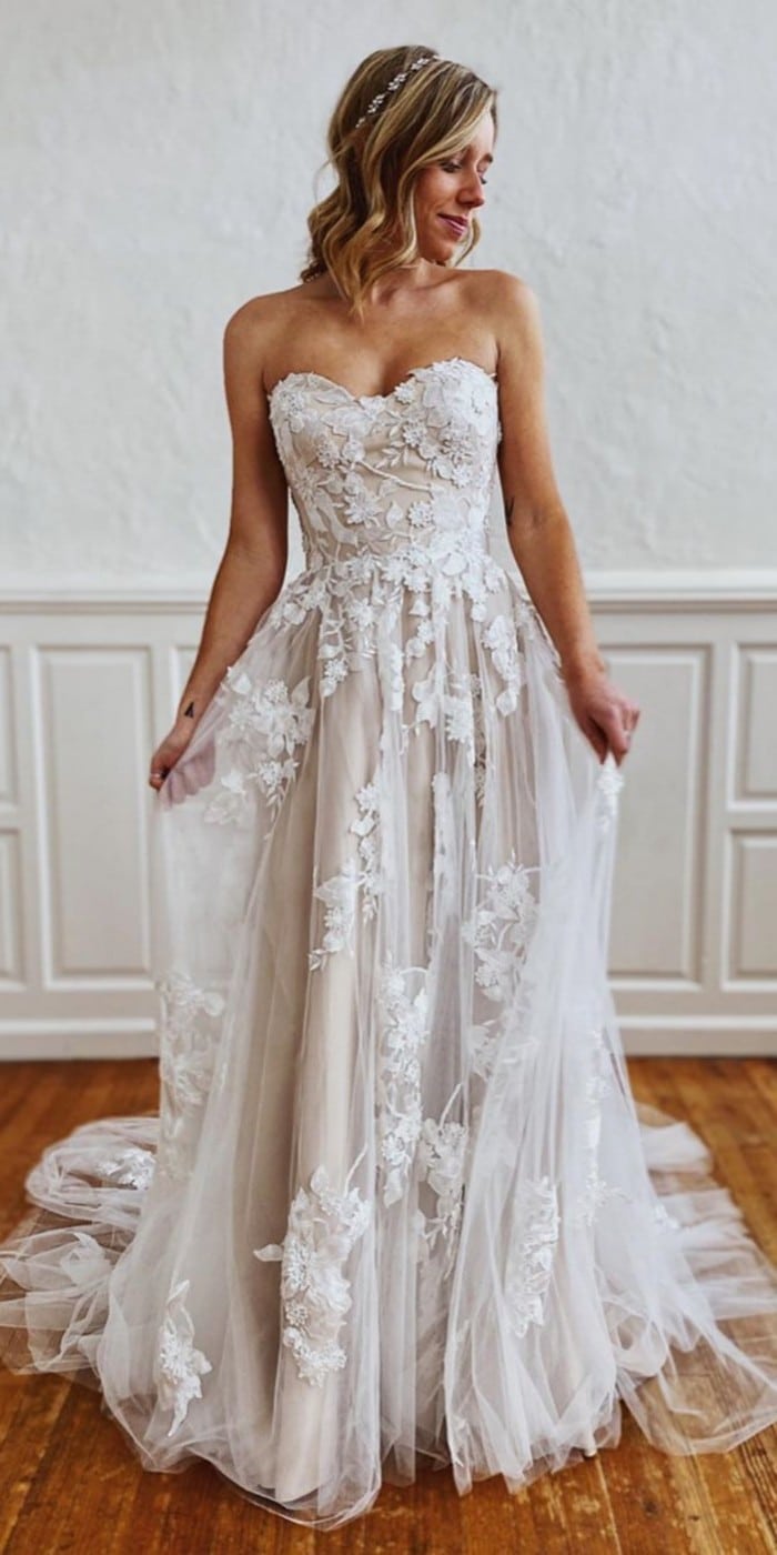 breeze bridal Wedding Dresses #wedding #weddingdresses #weddingideas #bridaldresses